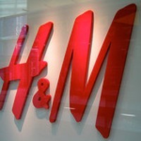 “I only got ice for you”: H&M under fire for singlet that appears to promote drug use