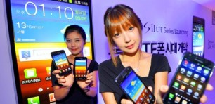 Samsung mulls Windows Phone as quarterly profit slump 37% to $5.8 billion