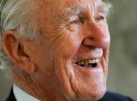 Former prime minister Malcolm Fraser dies after short illness