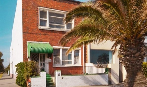 Dilapidated Melbourne home sells for $4.5 million during strong auction weekend